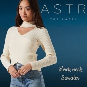 ASTR THE LABEL Mock Neck Cross Front Long Sleeve Sweater in Cream NWT/XL